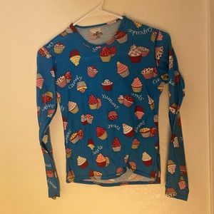 Cupcake pattern shirt 🧁